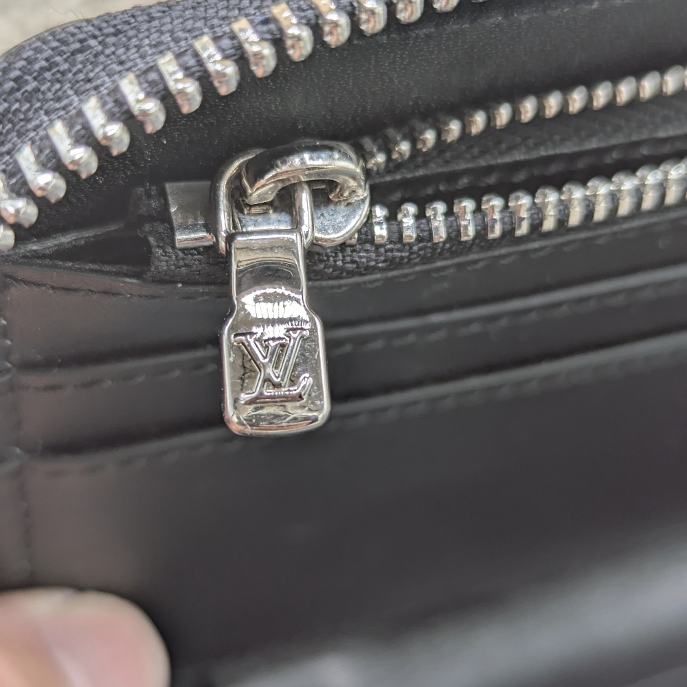 Louis Vuitton Mens Leather Zip Around Wallet Card Holder - Picture 9 of 9